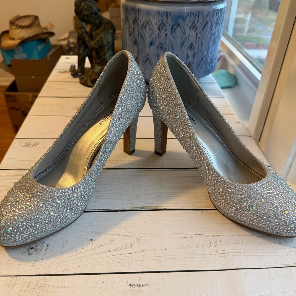 Silver Slipper | Glittering Bejeweled 4" Silver Heels - Picture 4 of 7
